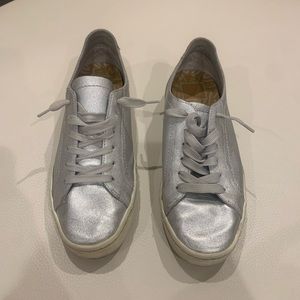 Dolce Vita Sneakers
